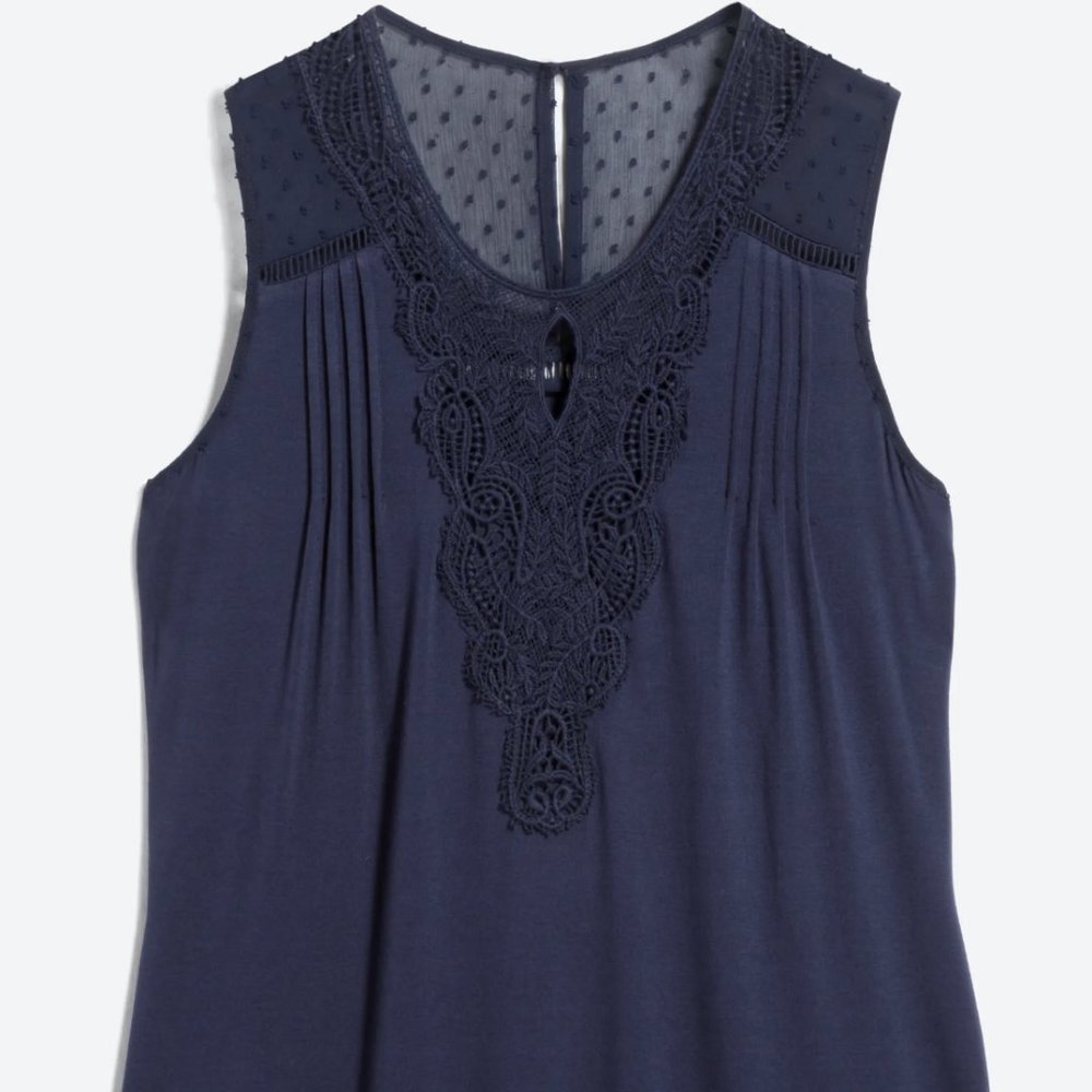 Daniel Rainn Crochet Front Keyhole Knit Tang Top
